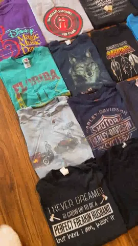 Mens vintage / y2k T shirts 24 pieces